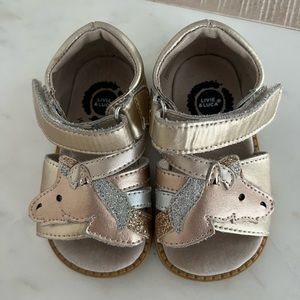 Livie and Luca GUC unicorn metallic toddler girl’s shoes size 5